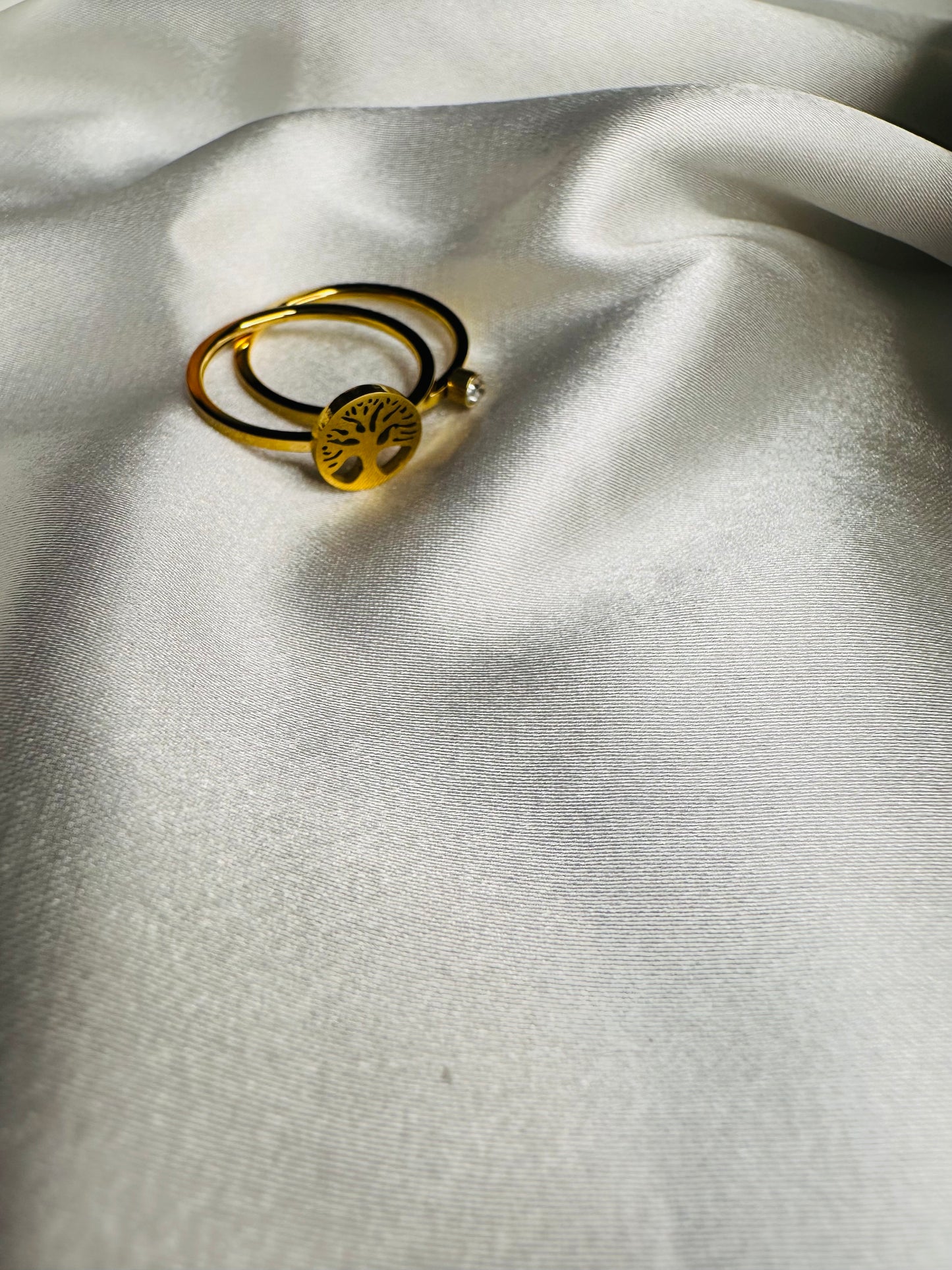 HeyBae Anti-Tarnish Gold Clover Ring with Solitaire Stone Combo