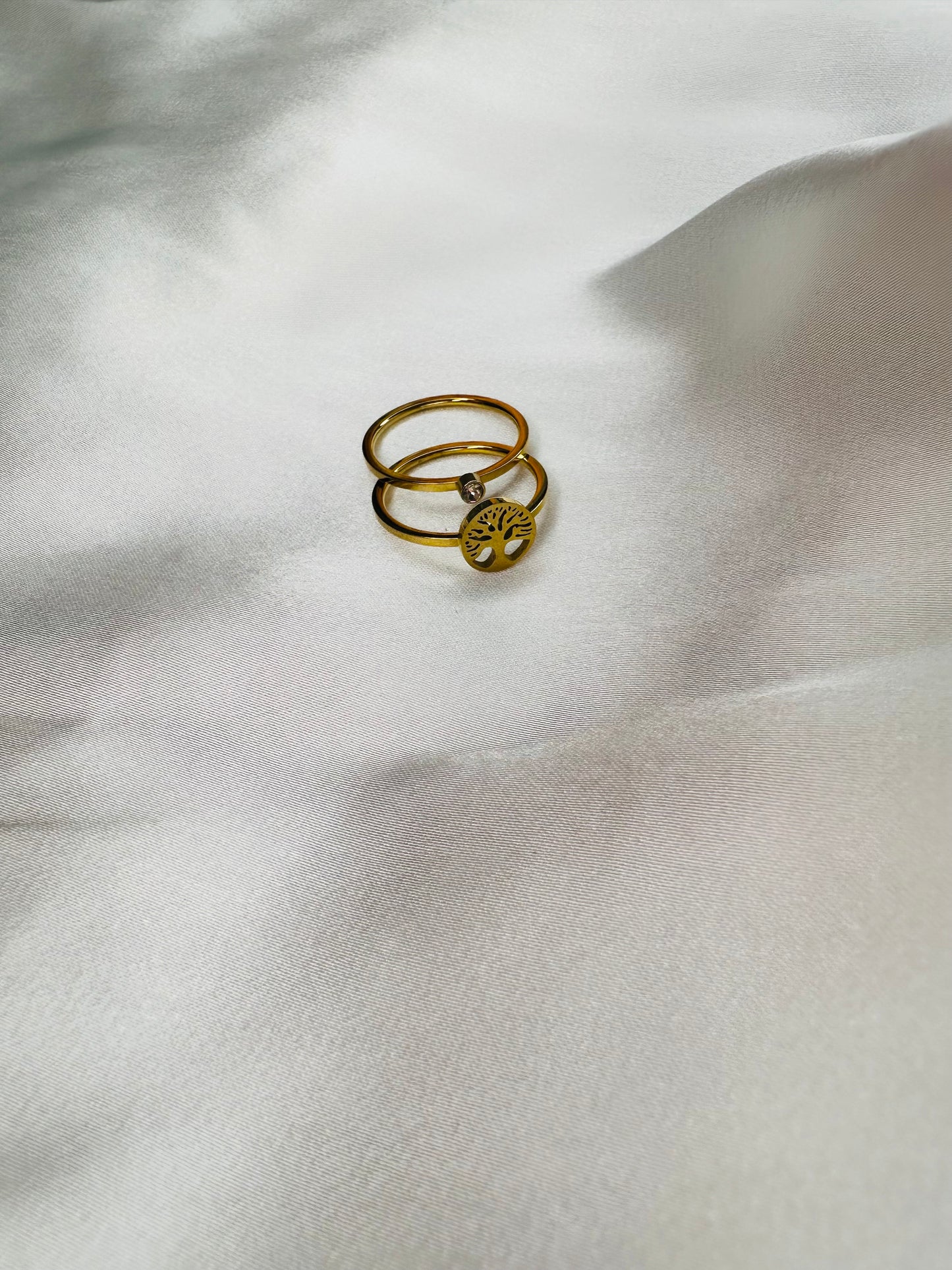 Elegant HeyBae Clover Charm Ring with Solitaire Ring – Anti-Tarnish Finish