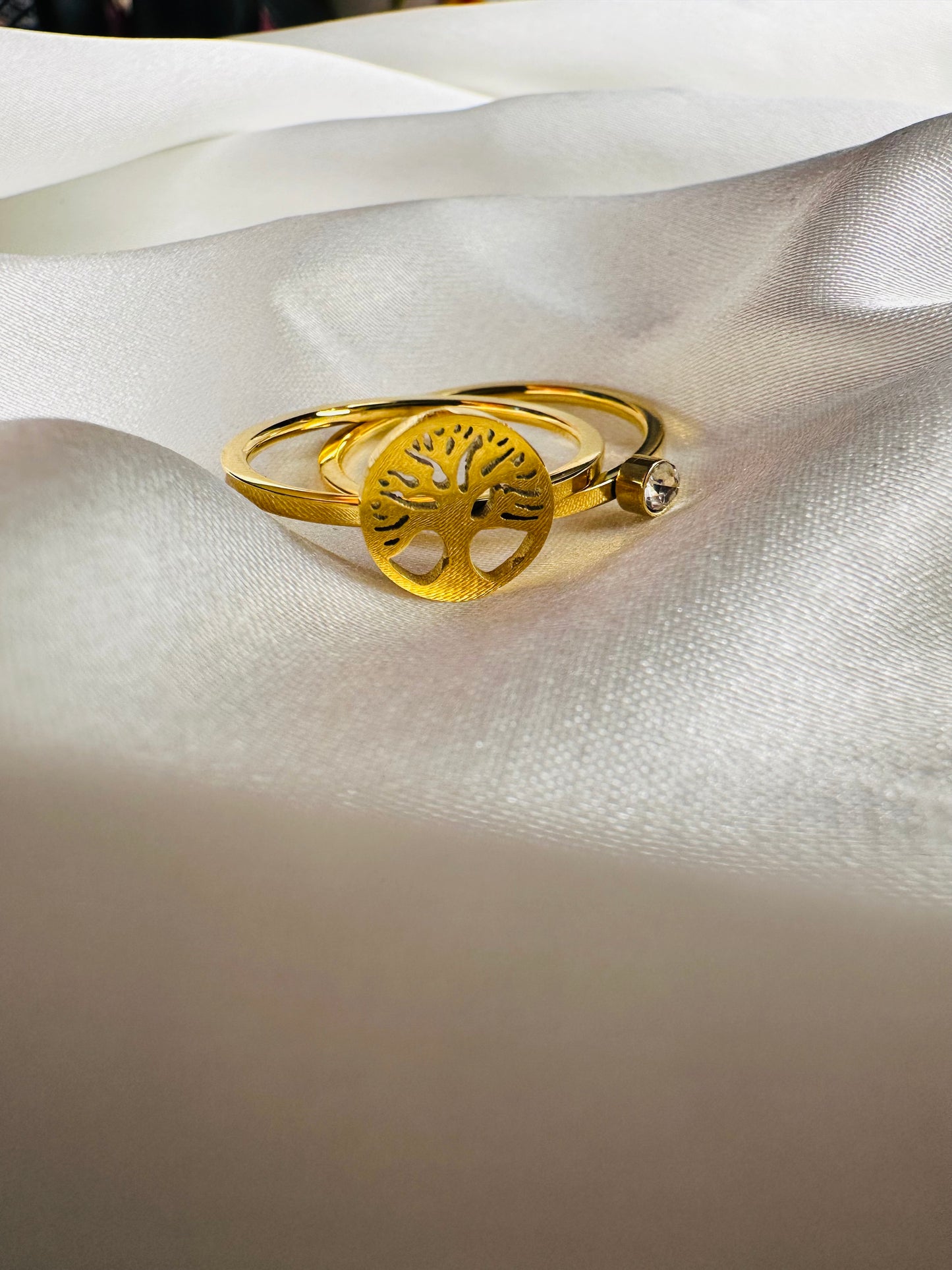 Women’s Gold Clover & Solitaire Ring Set – HeyBae Anti-Tarnish Jewelry