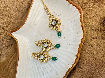 Flatlay – full necklace set with tikka