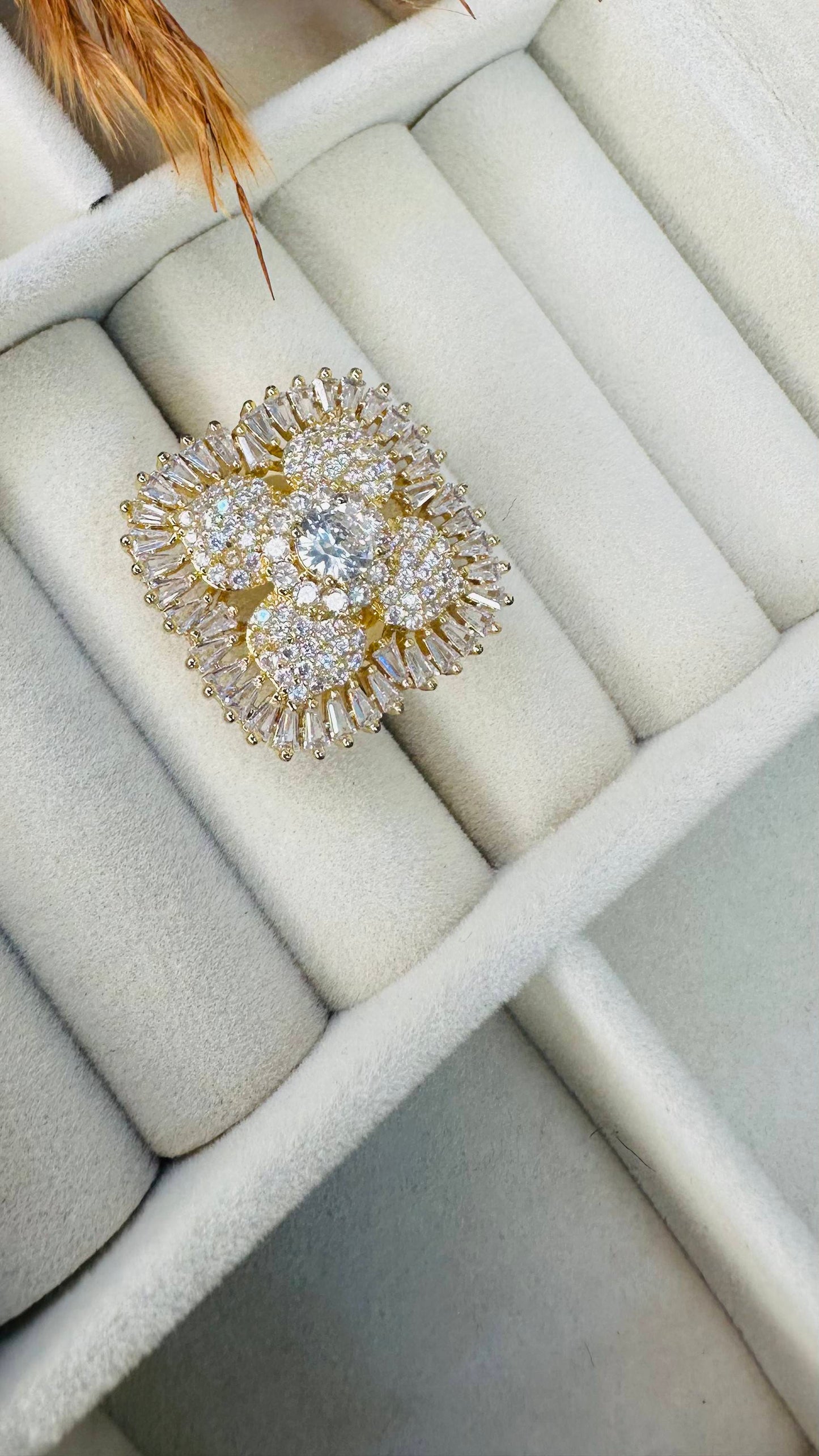 Modern gold-plated square CZ party ring