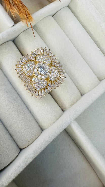 Modern gold-plated square CZ party ring