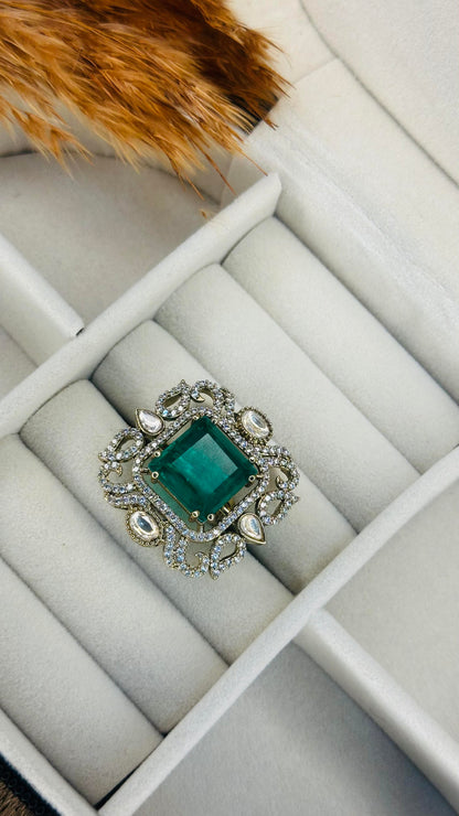 Vintage emerald cocktail statement ring