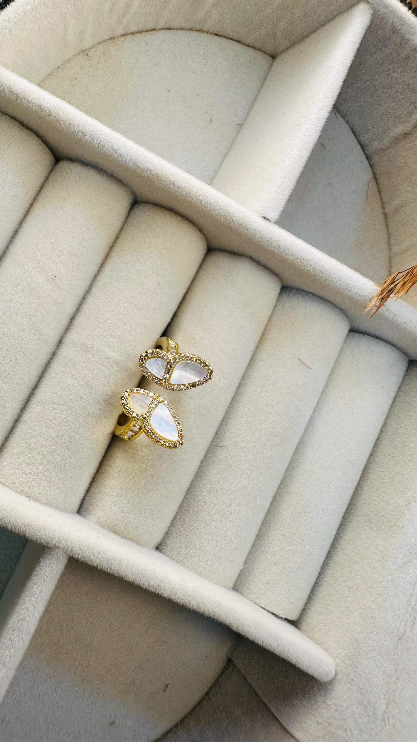 Trendy gold butterfly open shank party ring