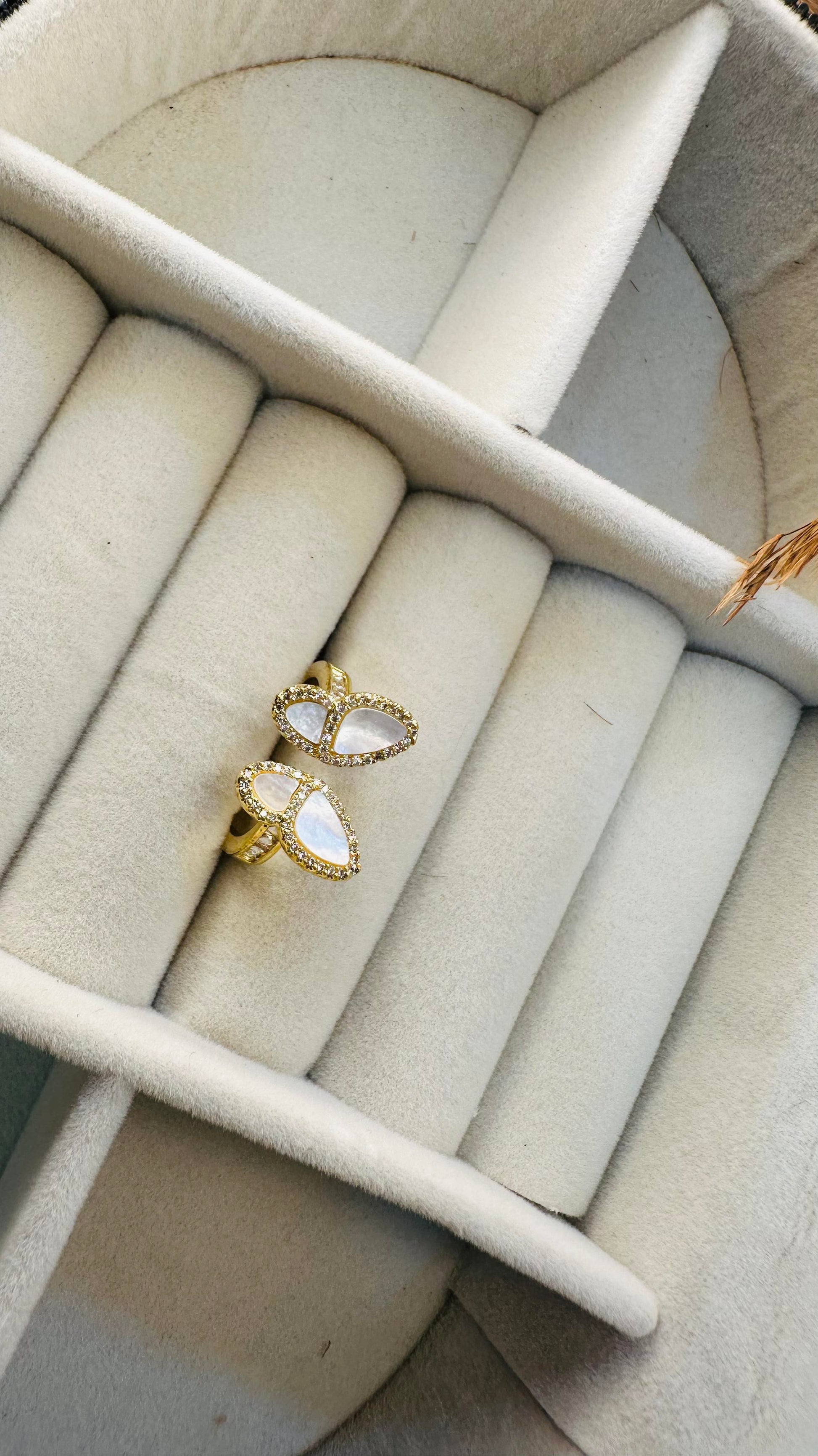 Trendy gold butterfly open shank party ring