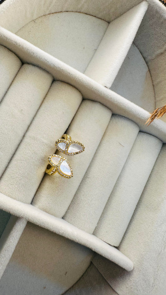 Trendy gold butterfly open shank party ring