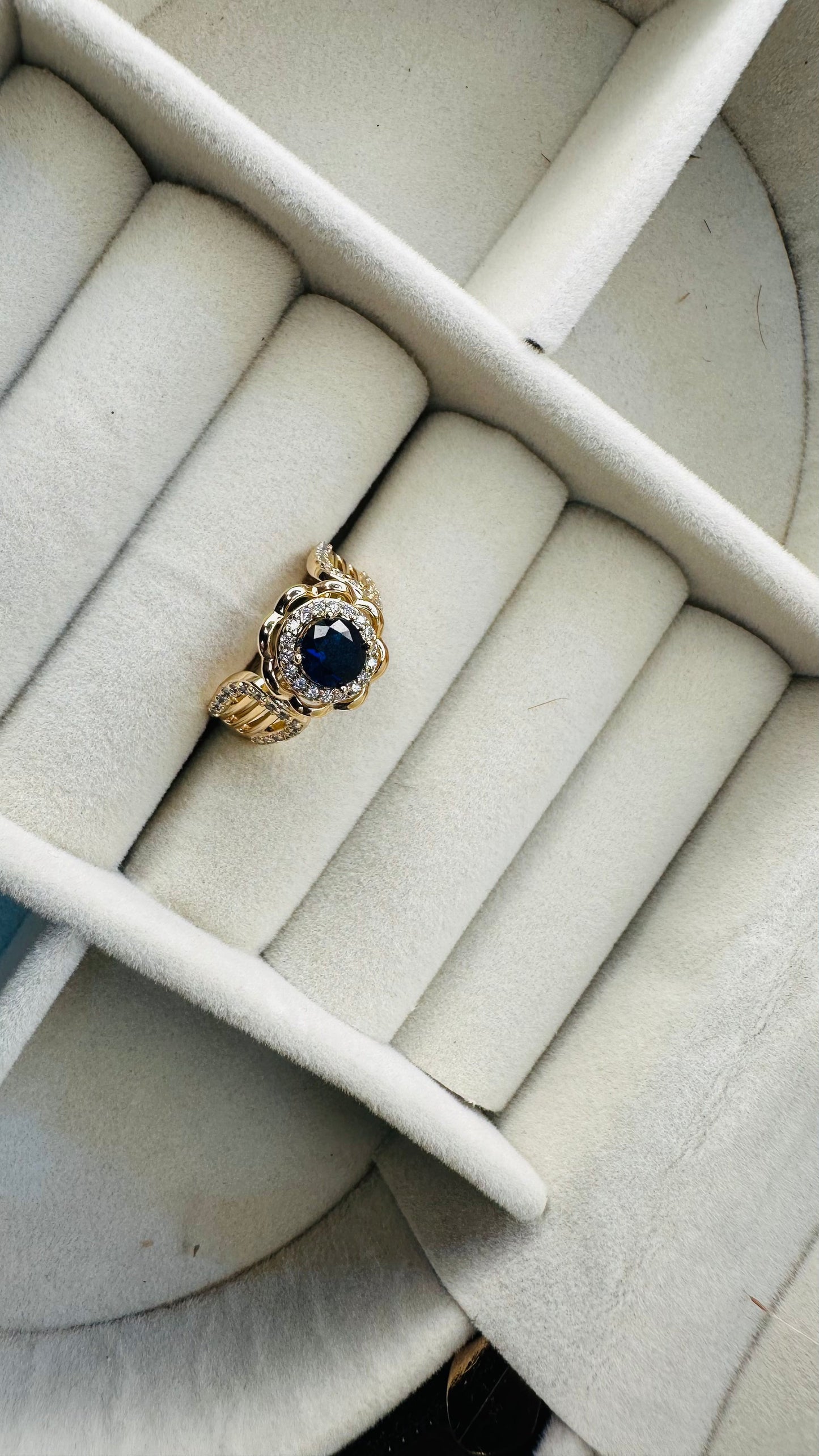 Sapphire adjustable gold floral ring	