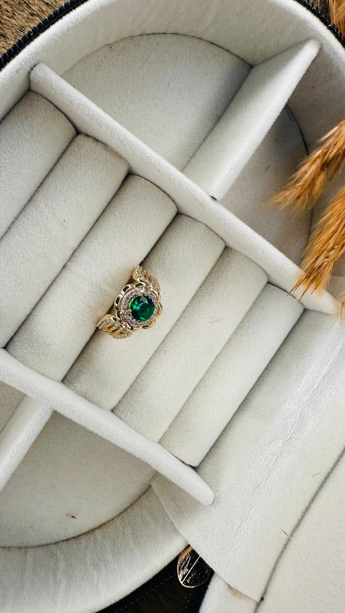 Emerald statement gold plated kundan ring