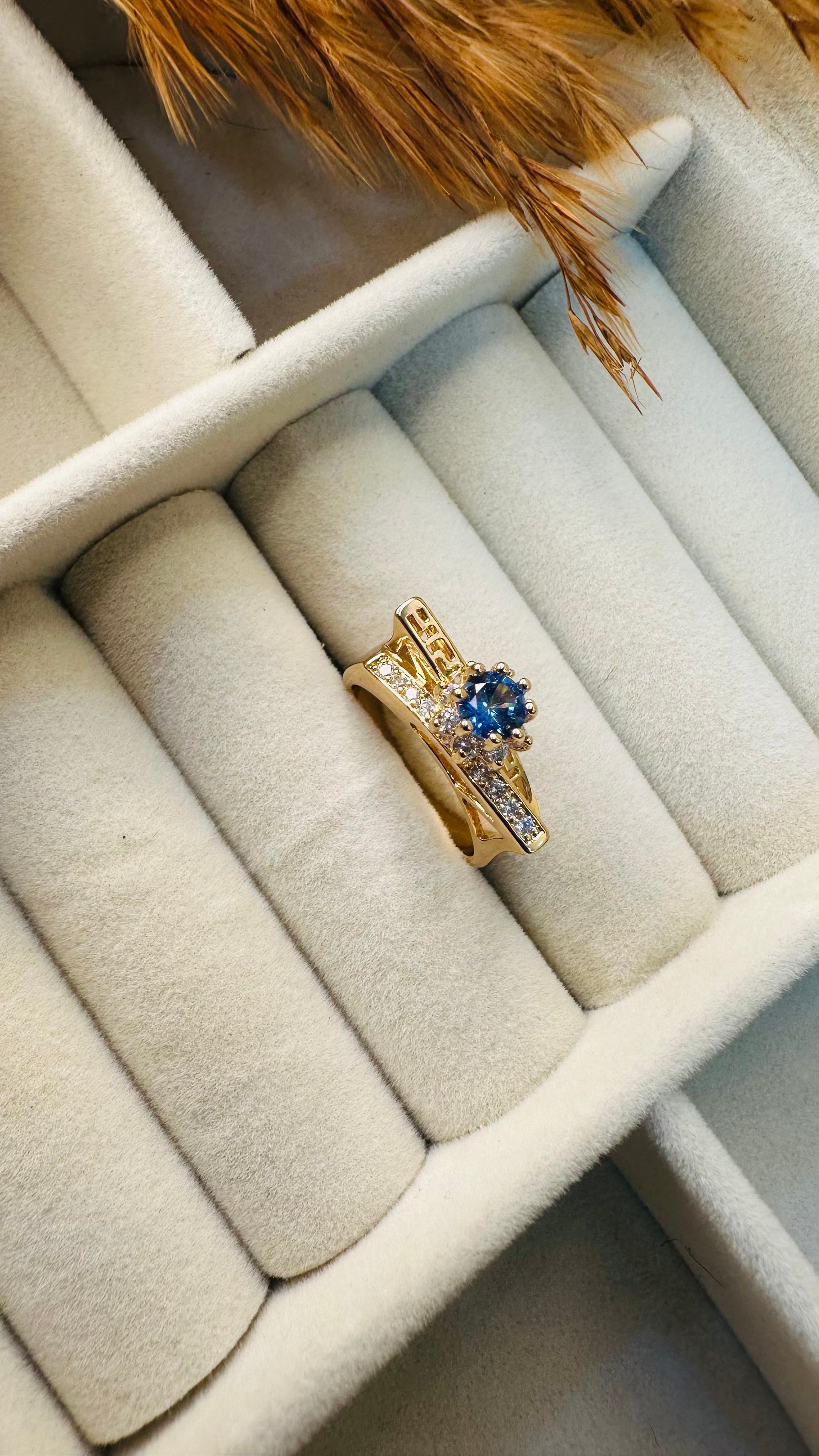 Luxury pavé blue gold cocktail ring women