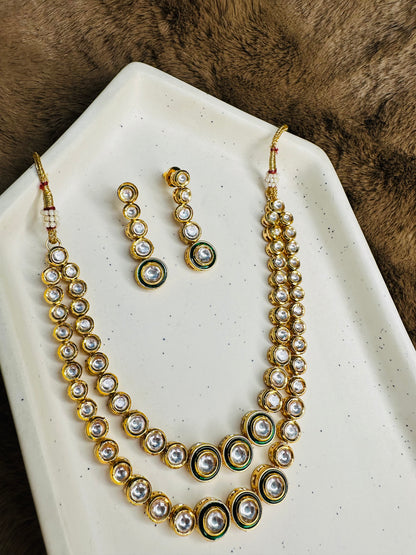 Necklace closeup – round kundan polki stones
