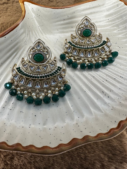 HeyBae Pearl and Green Bead Ethnic Kundan Earrings - Pearl and Green Beads, Lightweight