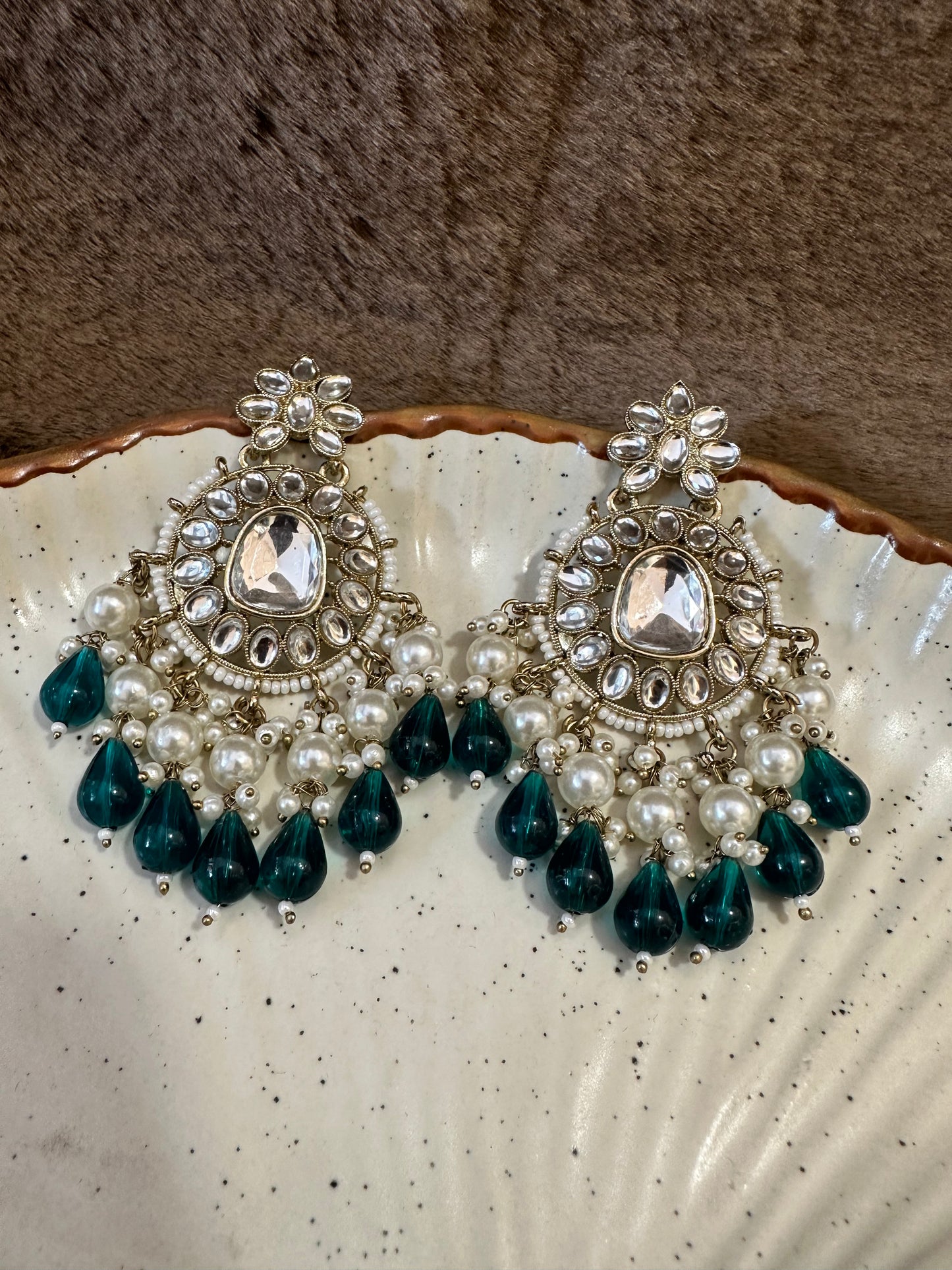 HeyBae Pearl and Green Bead Ethnic Kundan Earrings - Pearl and Green Beads, Lightweight