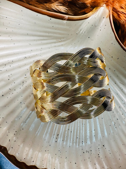 HeyBae Gold Cuff Bracelet Set