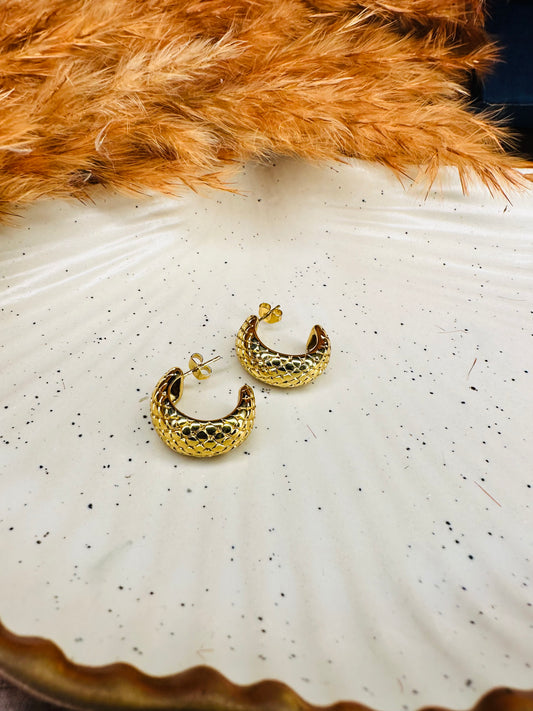 Gold-plated textured hoop earrings for women