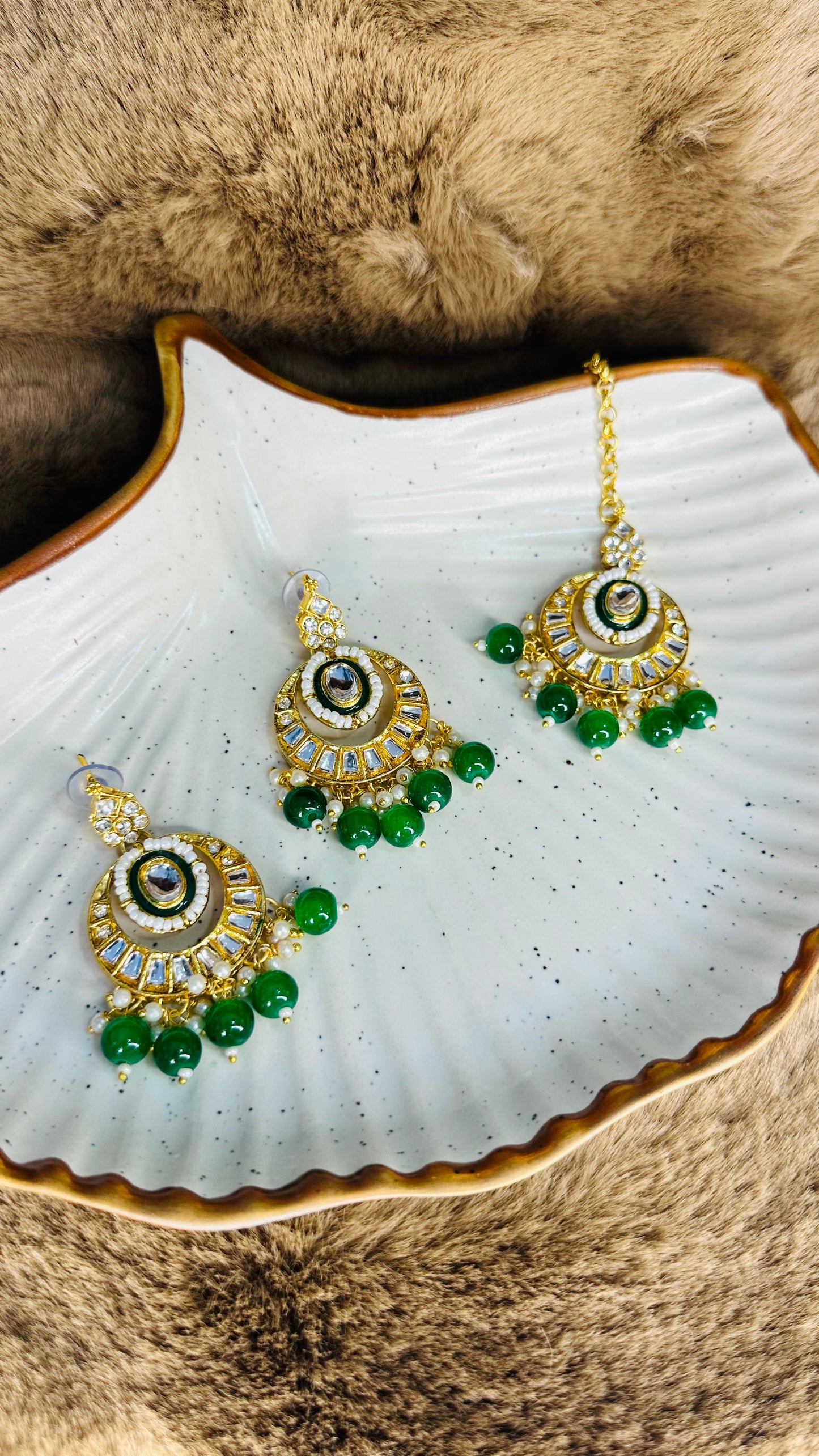 HeyBae Ethnic Kundan Green Necklace Set with Earrings