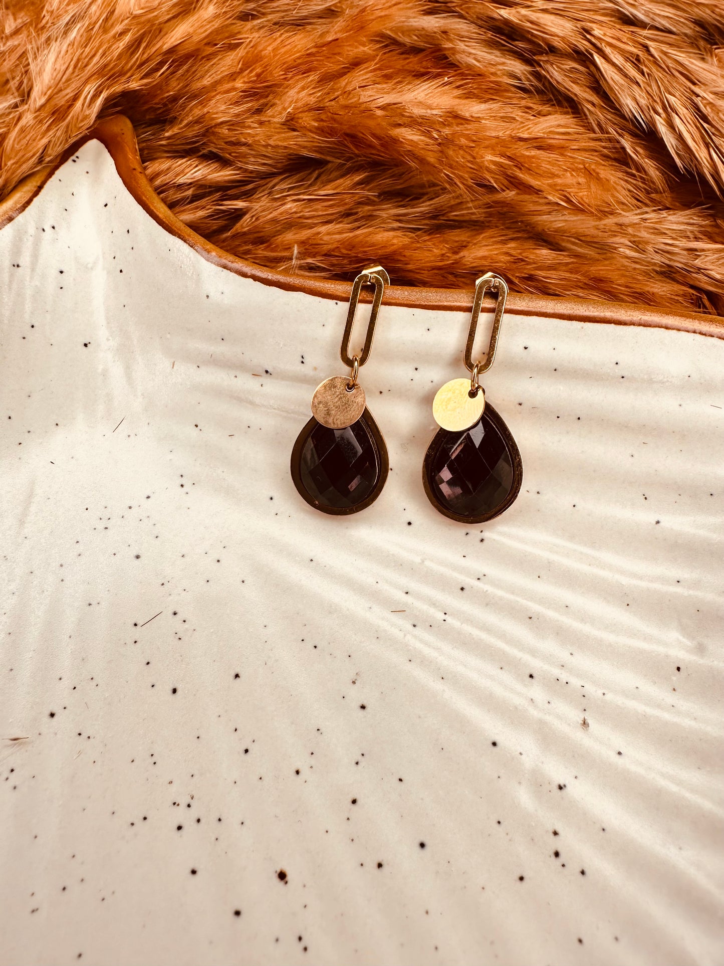 Heybae Black and Gold Drop Earrings