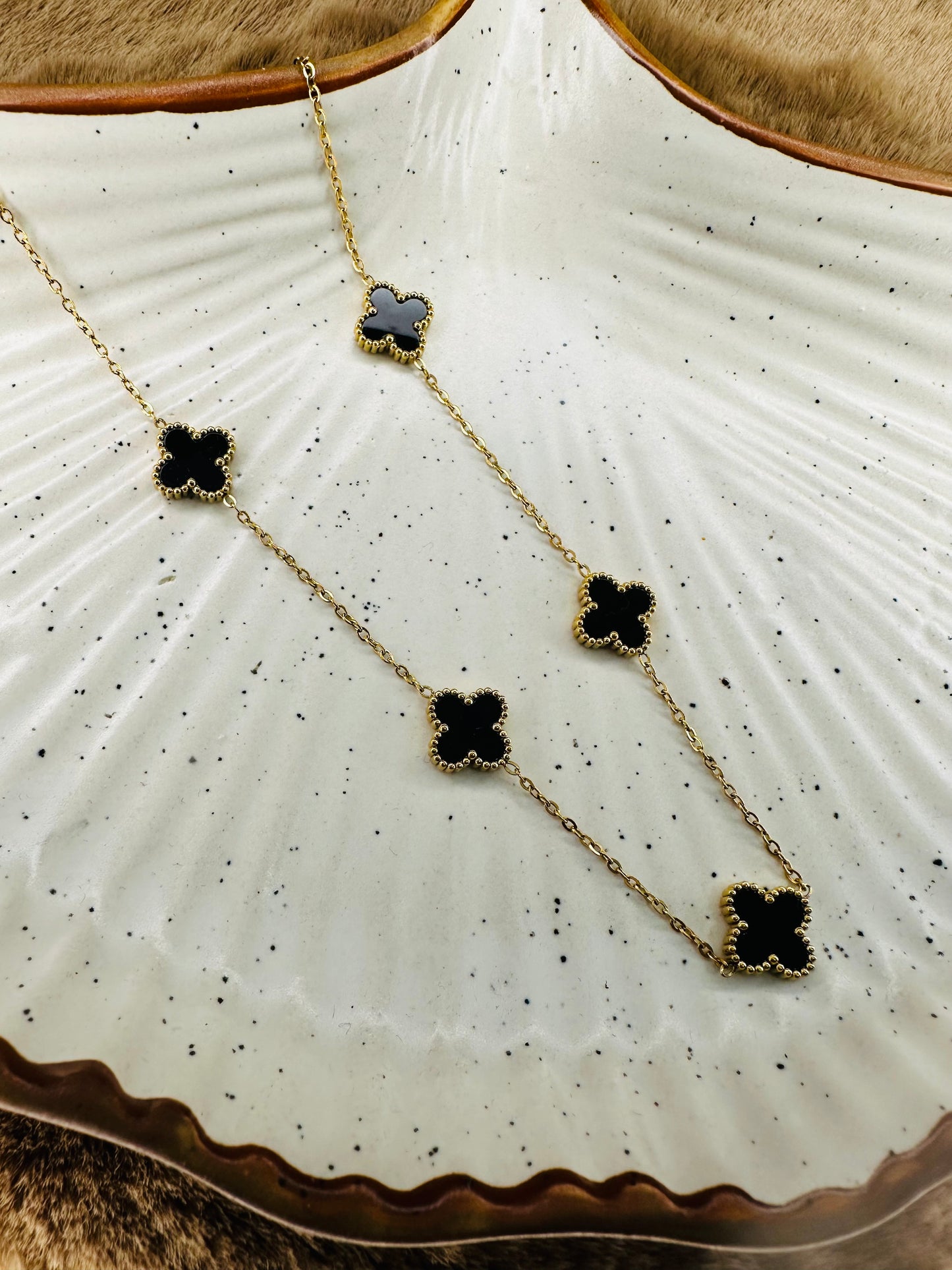 HeyBae Black Clover Pendant Necklace – Van Cleef & Arpels Jewelry Chain for Women