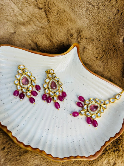 Choker with pink beads & pendant