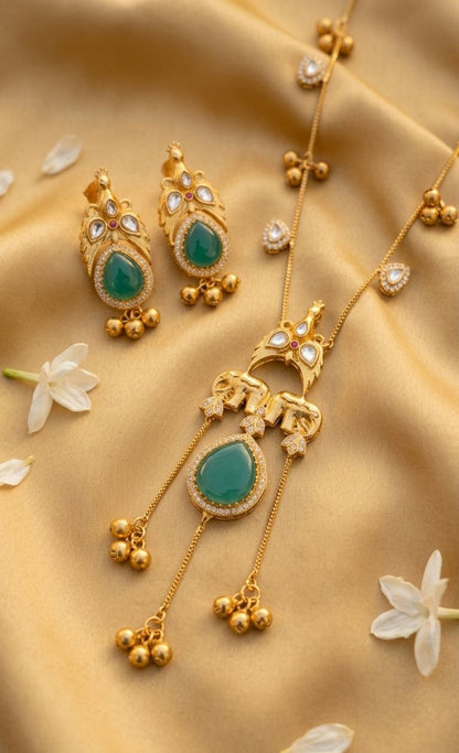 Hey Bae Gaja Emerald Pendant Necklace Set