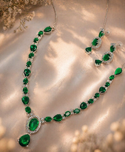 Emerald Noor Necklace Set