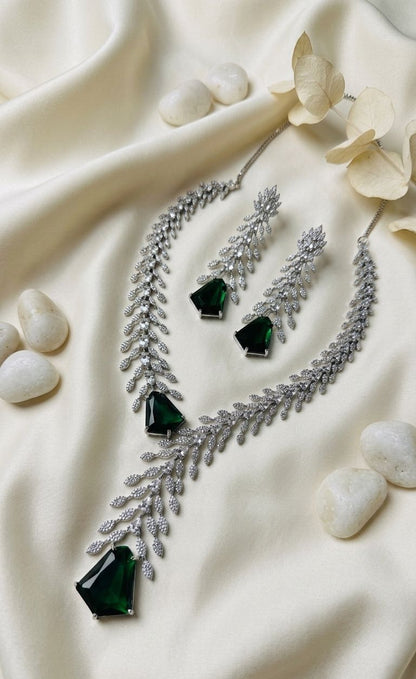 Noor Vine Emerald Set