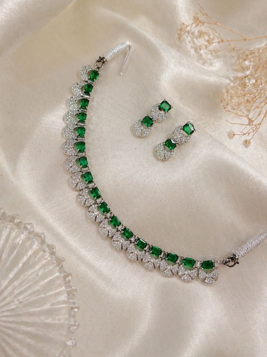 Amora Emerald Set