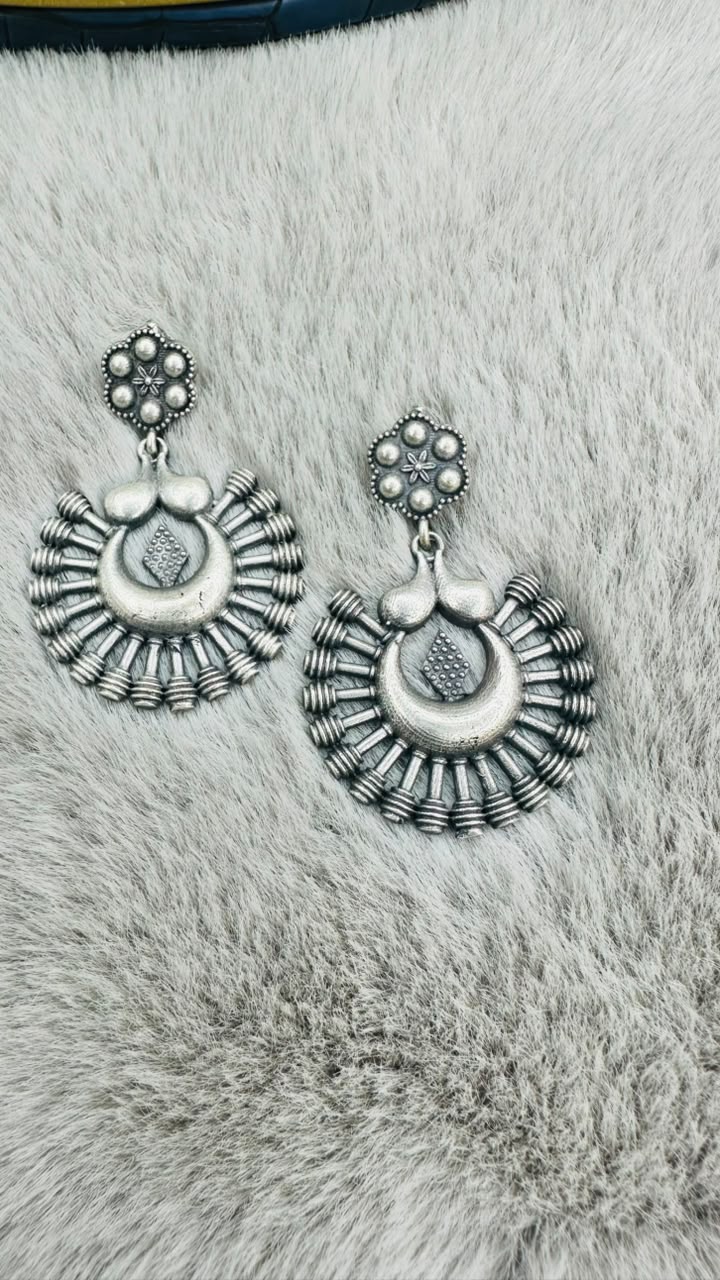 Aarohi Heritage Chandbalis