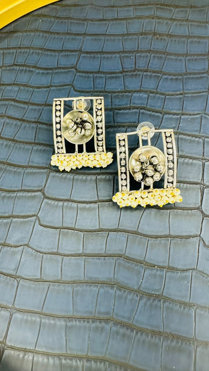 Noor Jharokha Studs