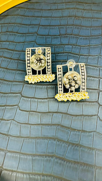 Noor Jharokha Studs