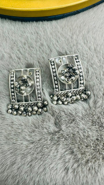 Noor Jharokha Studs