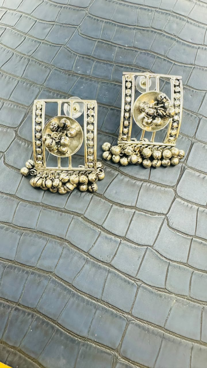 Noor Jharokha Studs