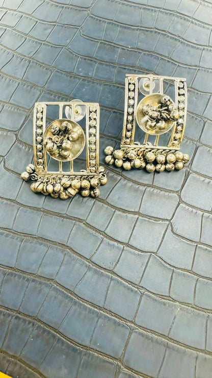 Noor Jharokha Studs