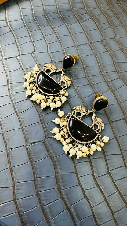 Karwaan Camel Earrings
