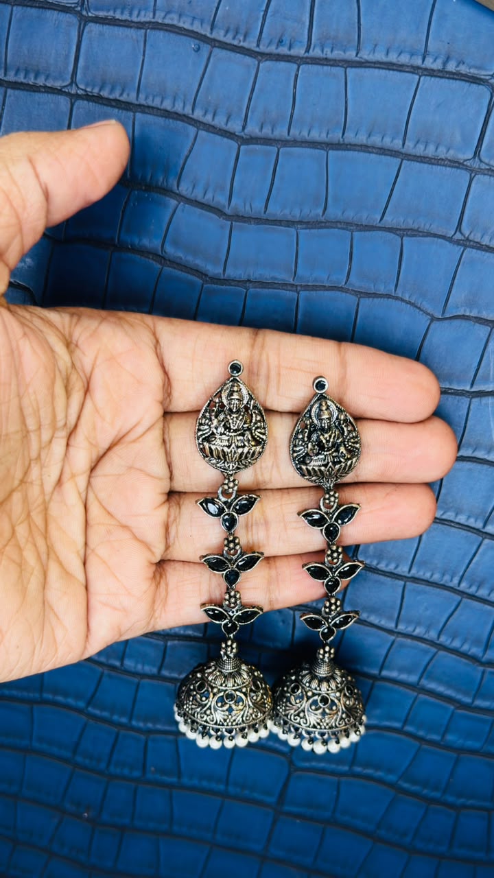 Aabha Jhumkis