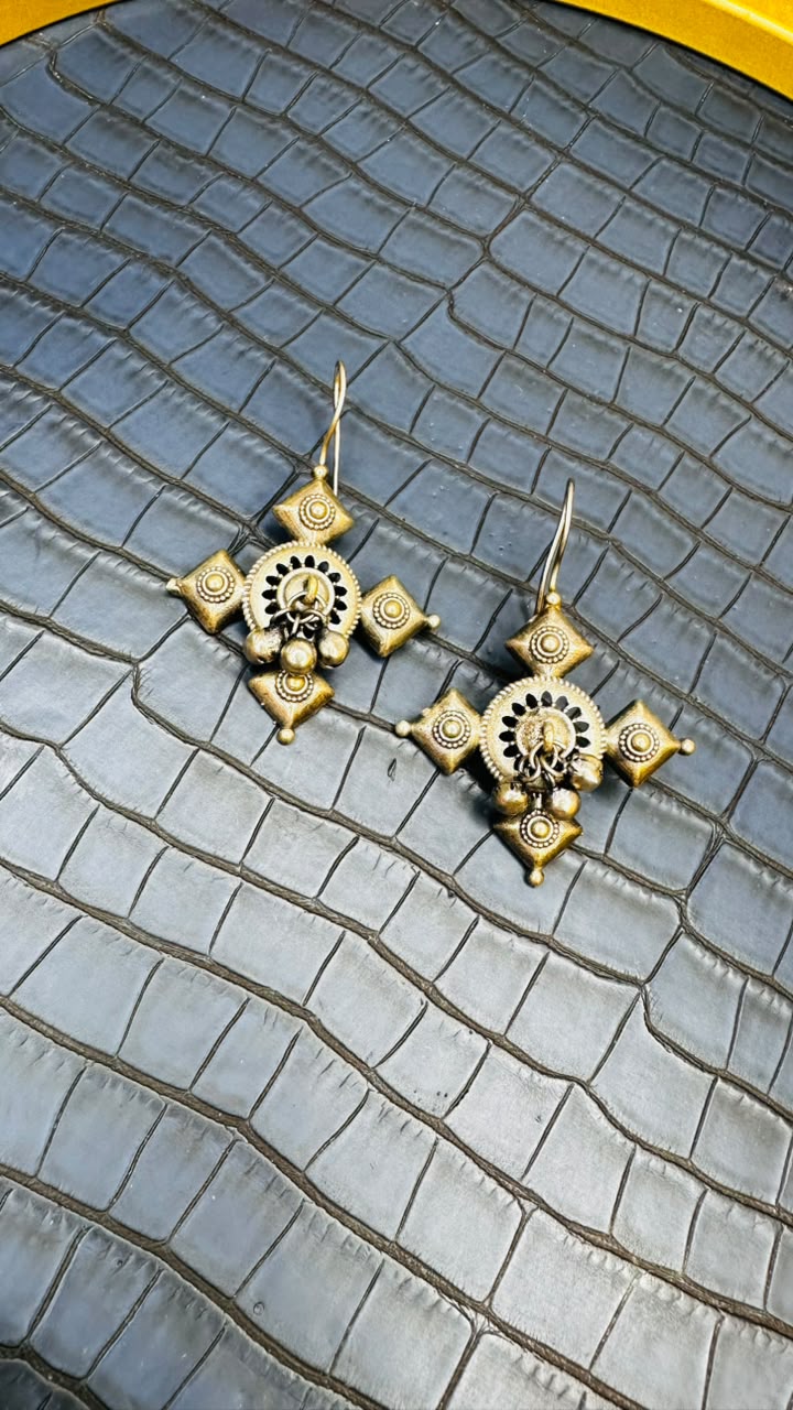 Rajsi Noor Earrings