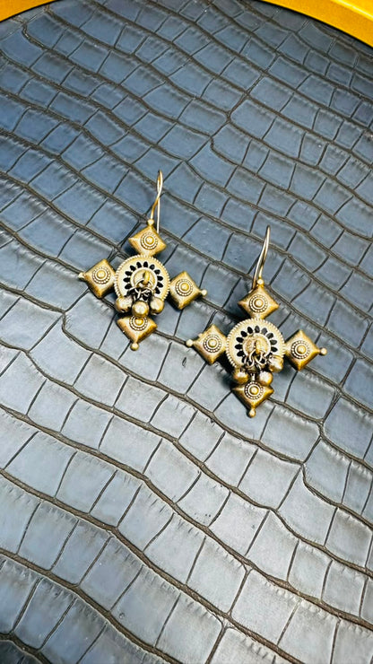 Rajsi Noor Earrings