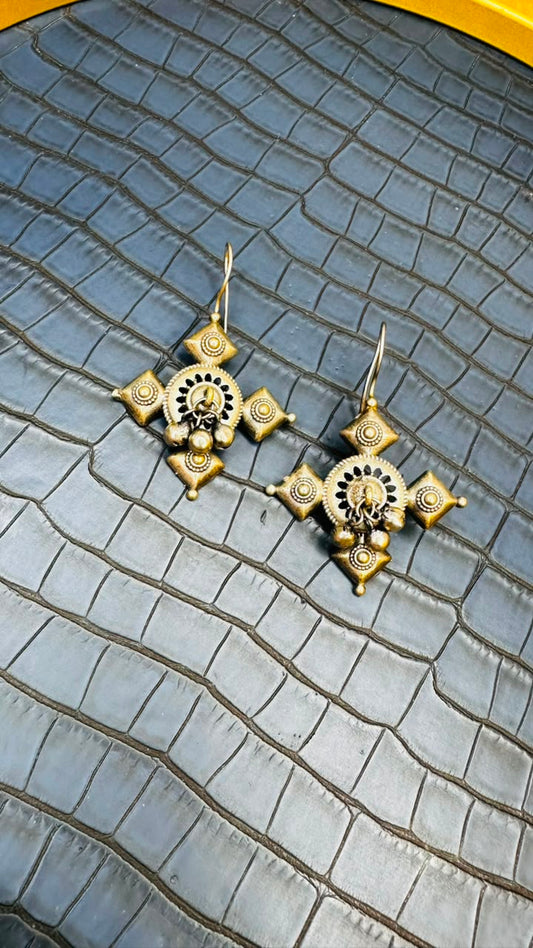 Rajsi Noor Earrings