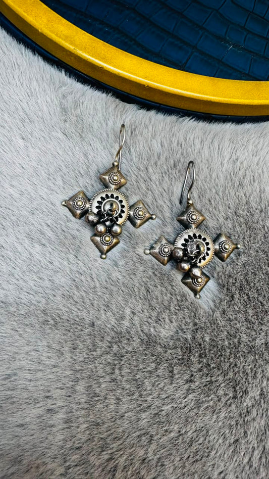 Rajsi Noor Earrings