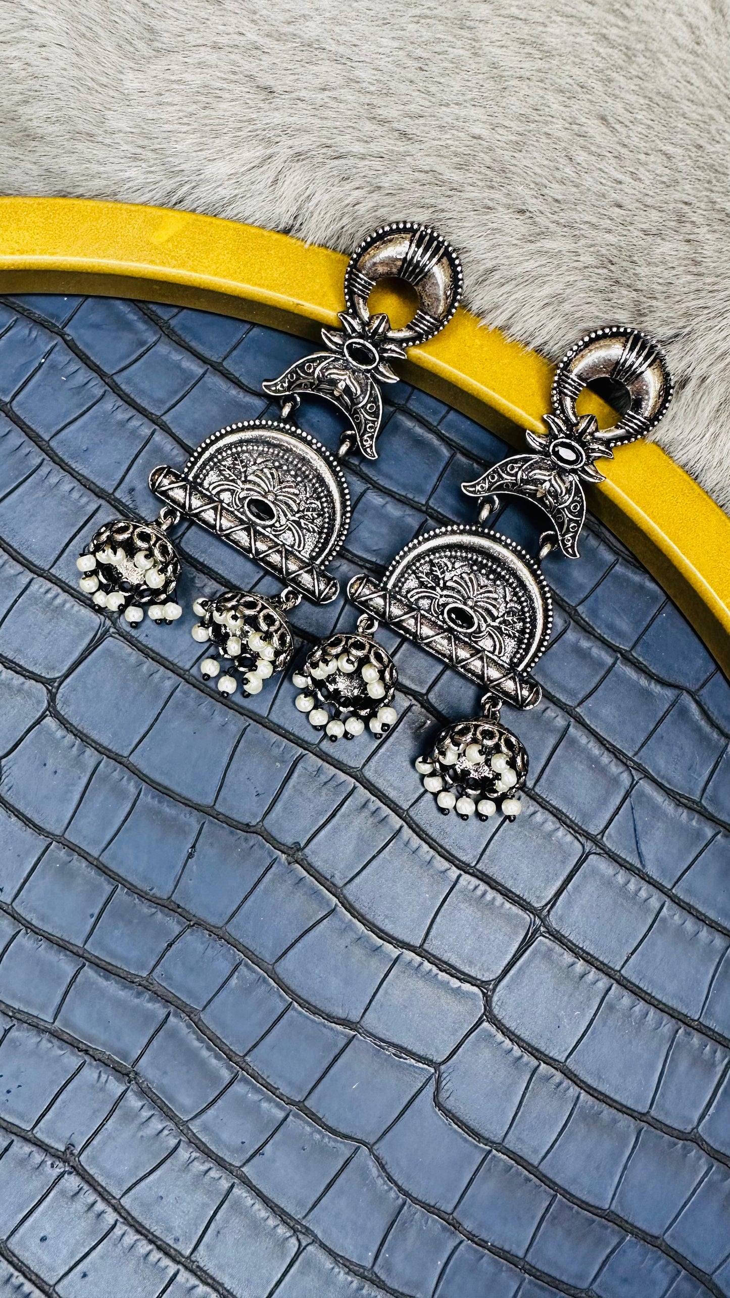Shyaamika Jhumkis