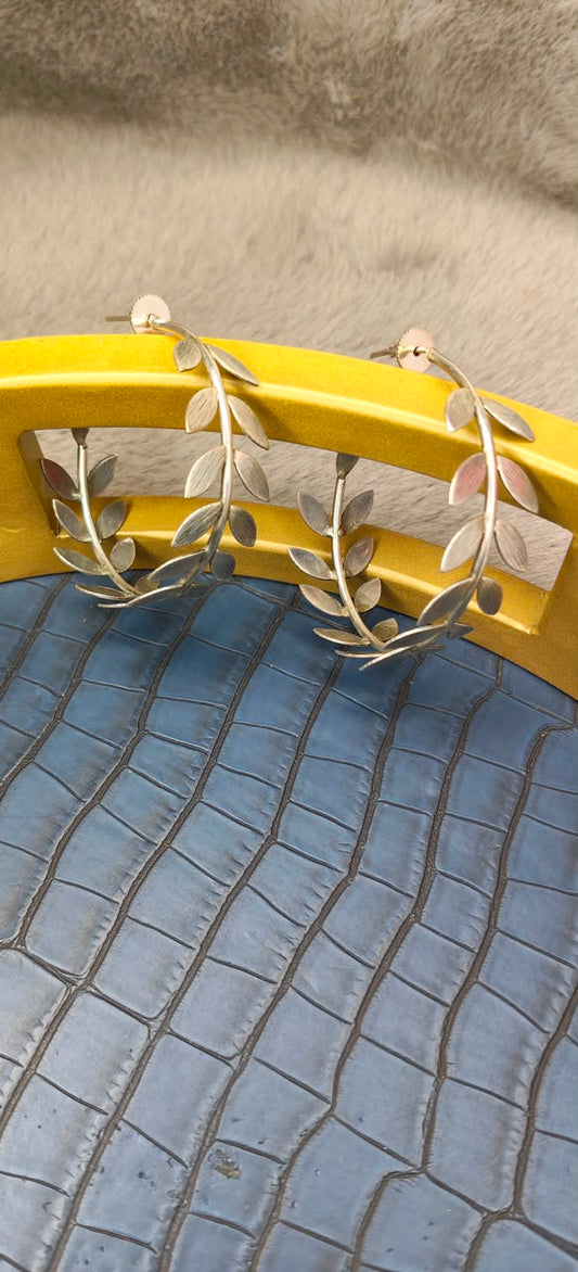 Vanya Leaf Hoops