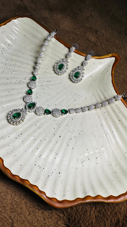 Elara Emerald Set