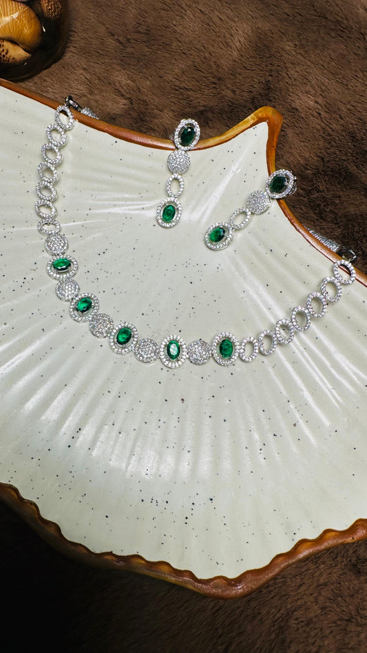 Noor Bloom Necklace Set.