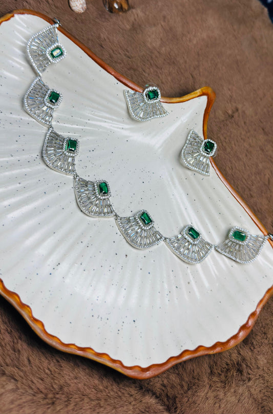 Flora Noor Necklace Set