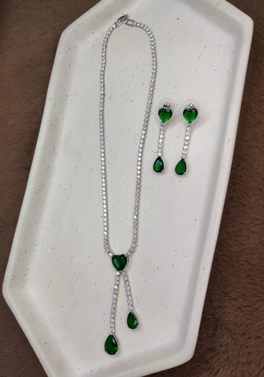 Noor Heart Emerald Set