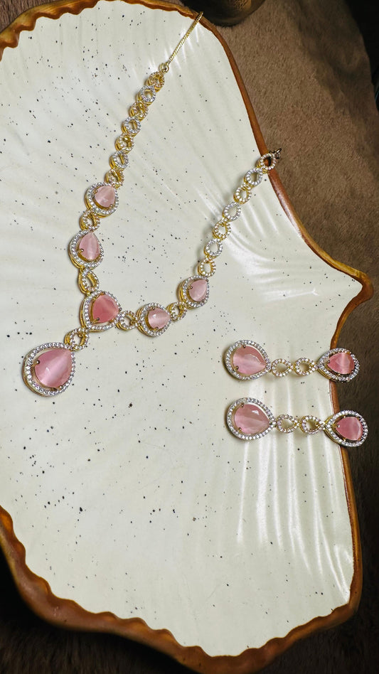 Noor Blush Necklace Set