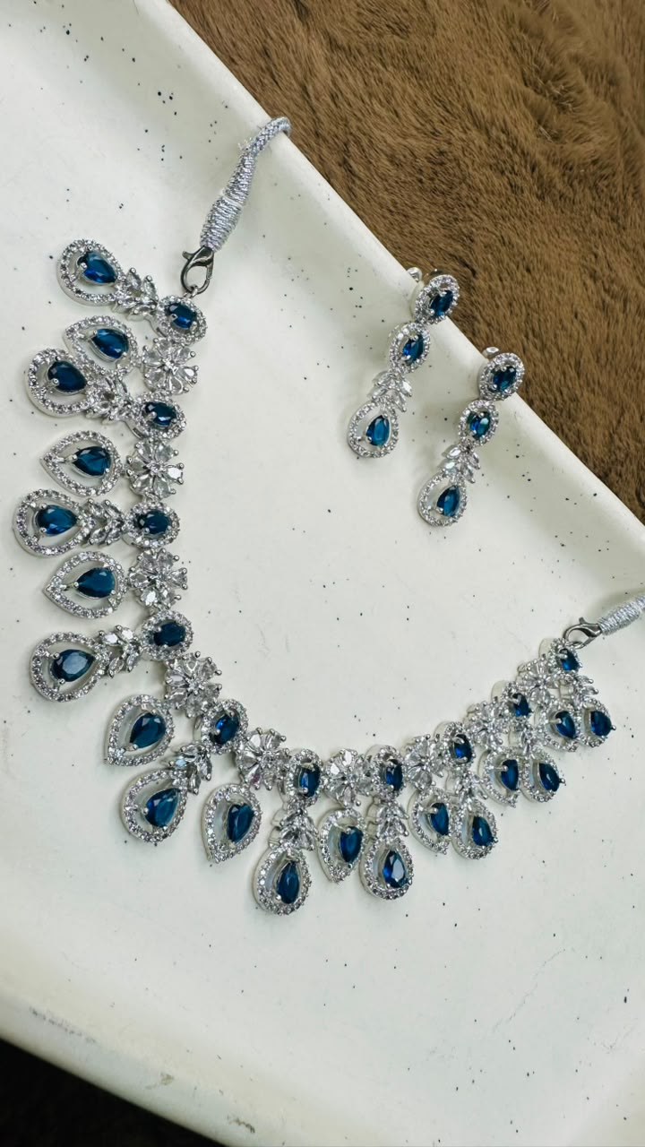 Azure Teardrop Royale Necklace Set