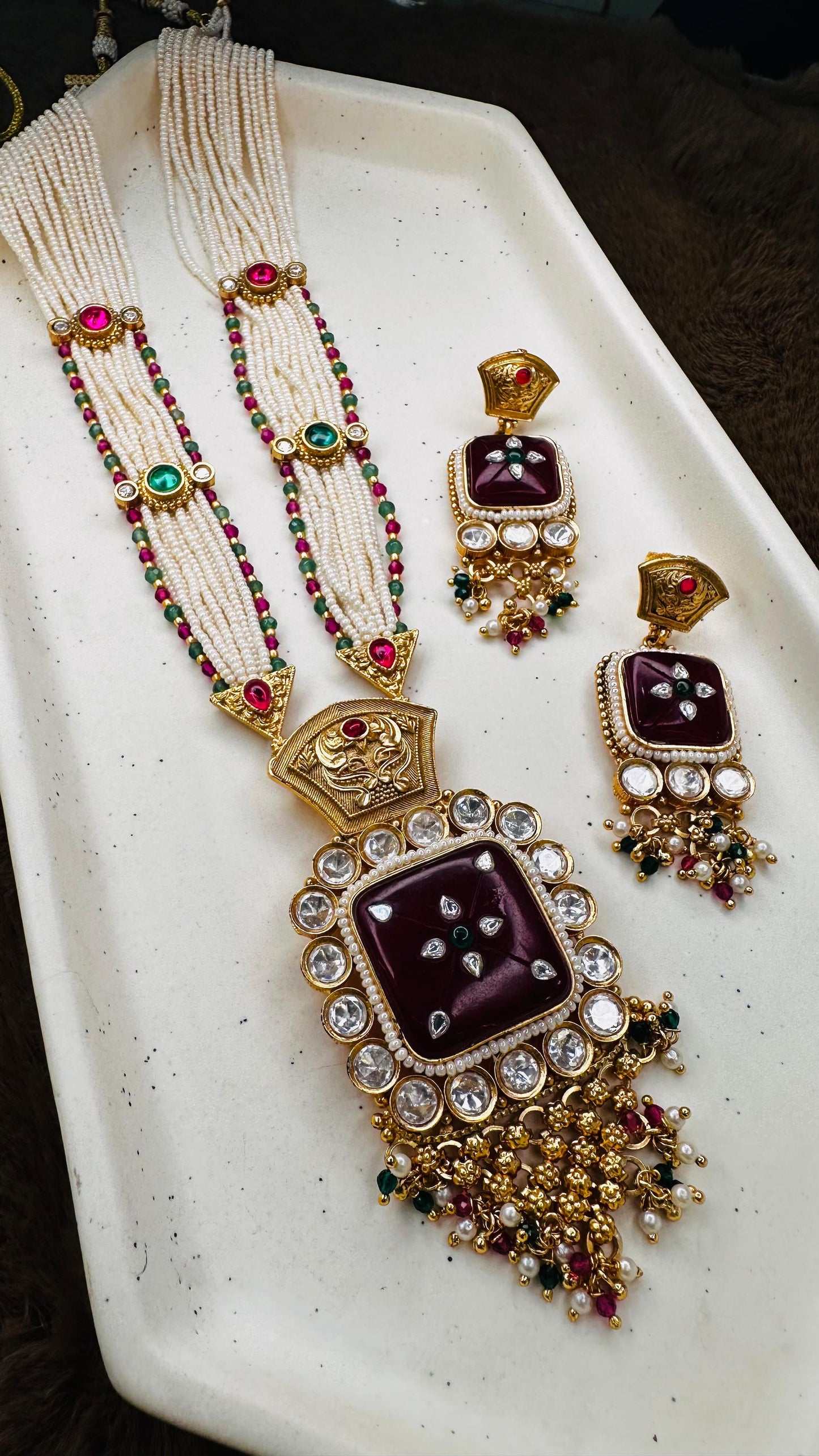 Hey Bae Rajsi Pearl Kundan Pendant Set