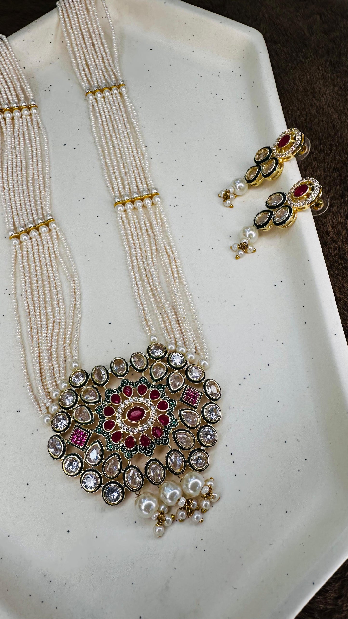 Hey Bae Maharani Pearl Kundan Necklace Set