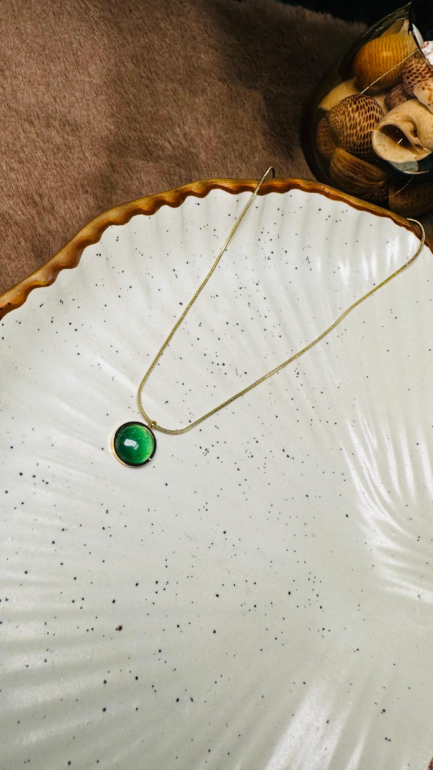 Emerald Aura Pendant Necklace