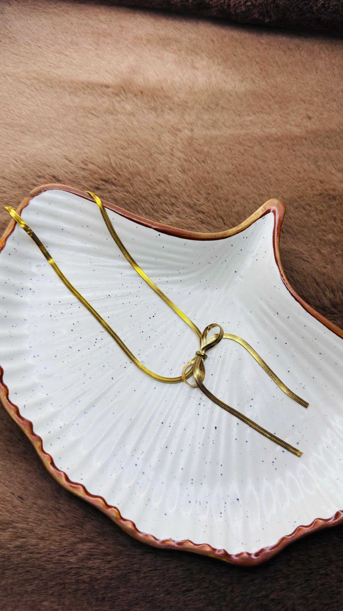 Statement Golden Bow Snake Necklace – Bold Trendy Chain for Women